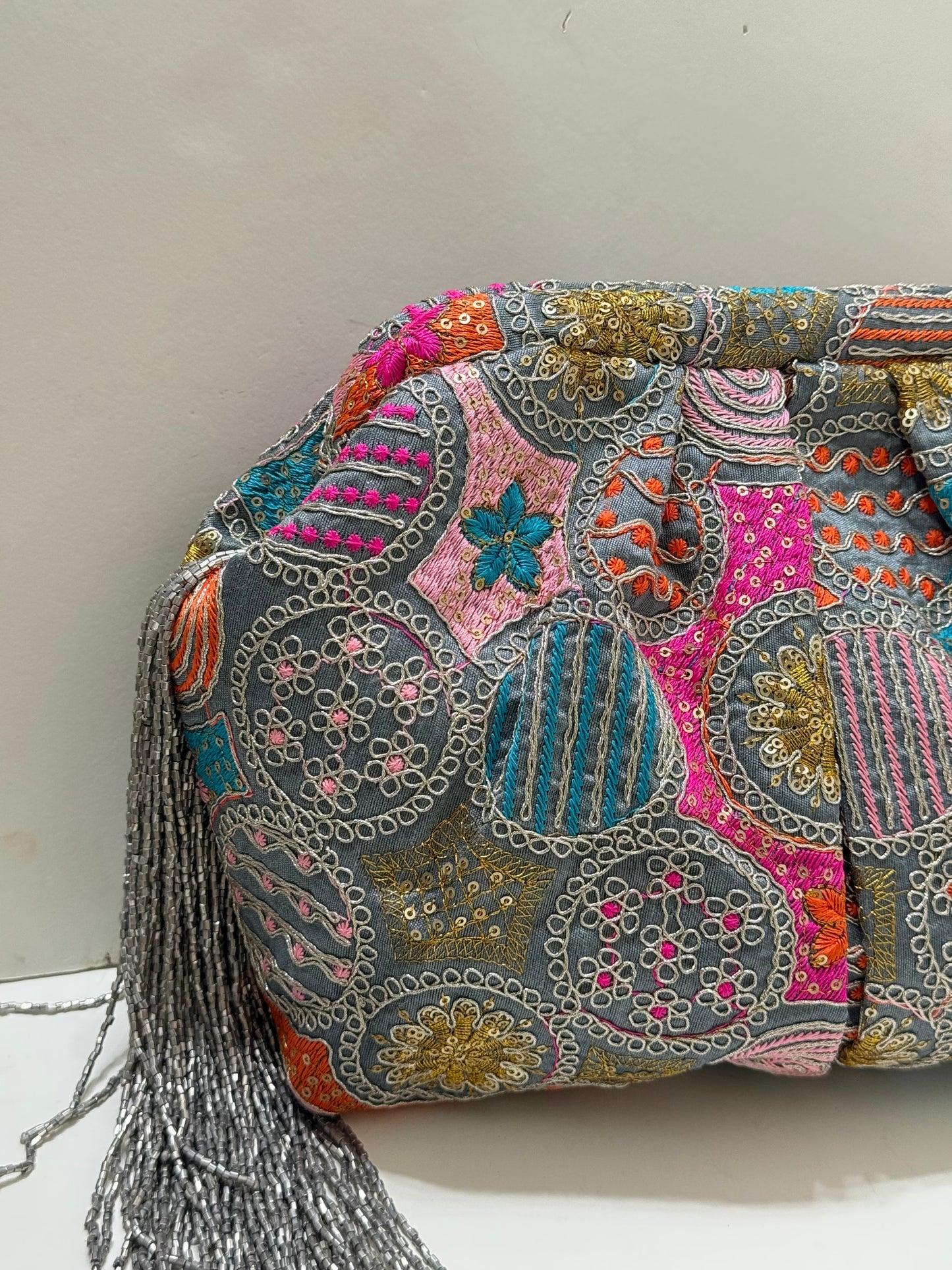 Grey cookie fringes large pouch