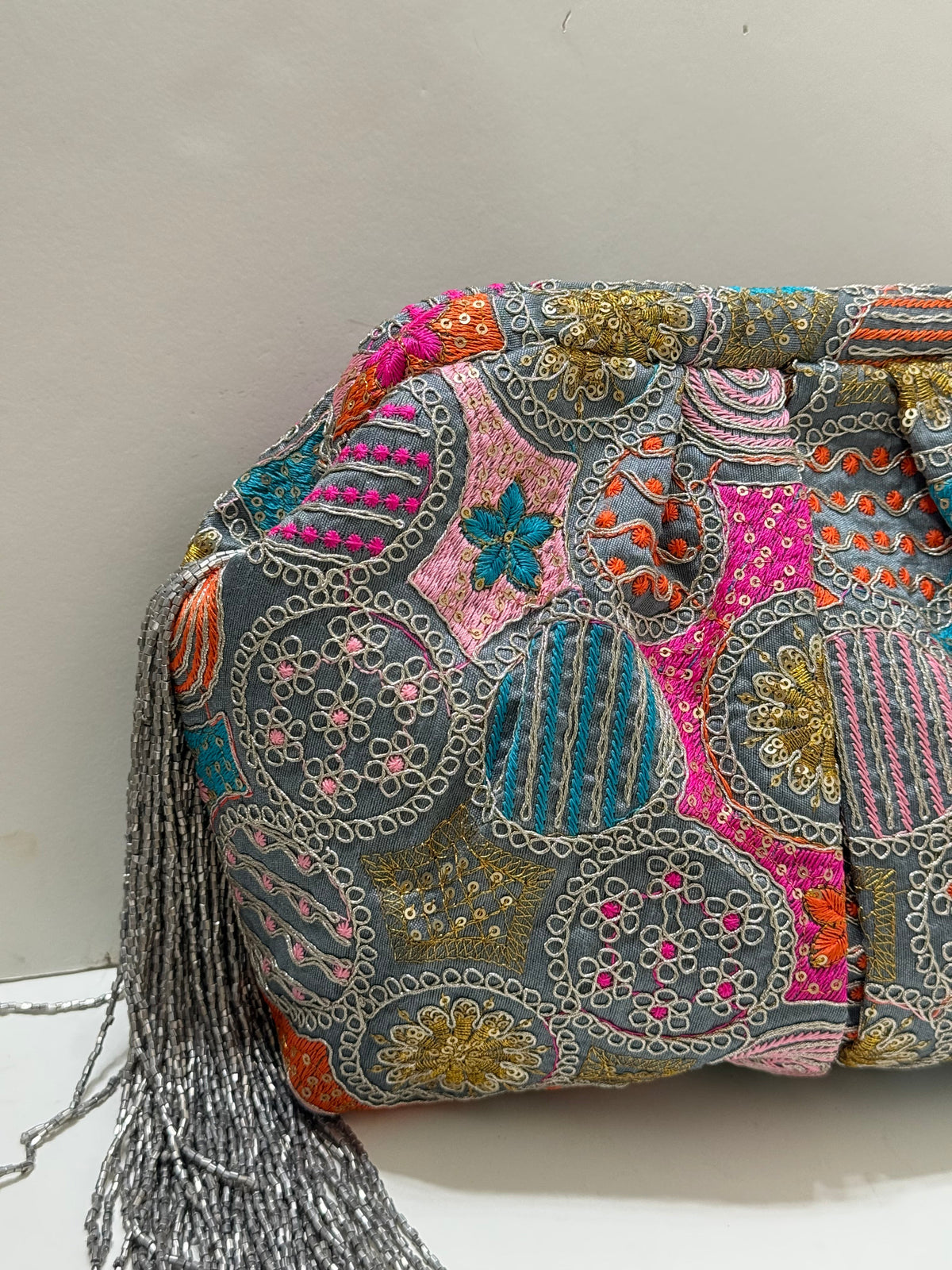 Grey cookie fringes large pouch