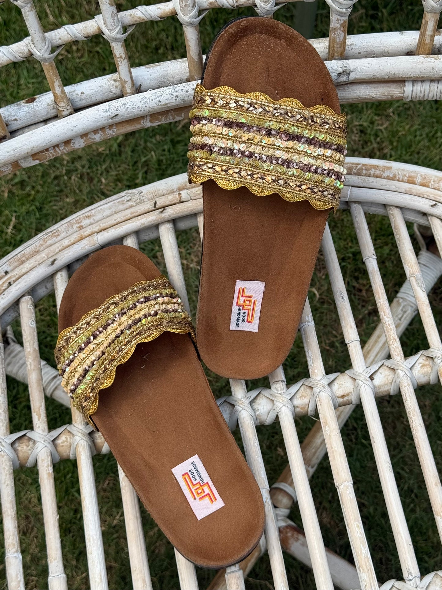 Brownish gold slipper