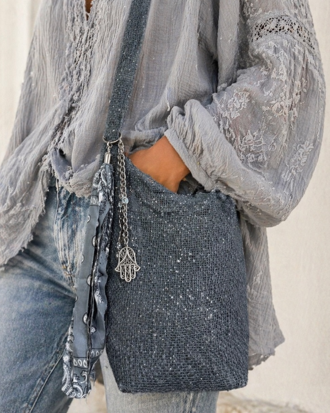Glittering grey crossbag