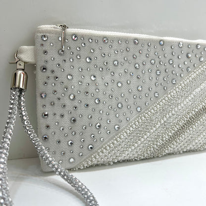 White crystals clutch