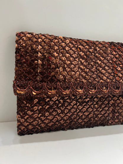 Brownish clutch