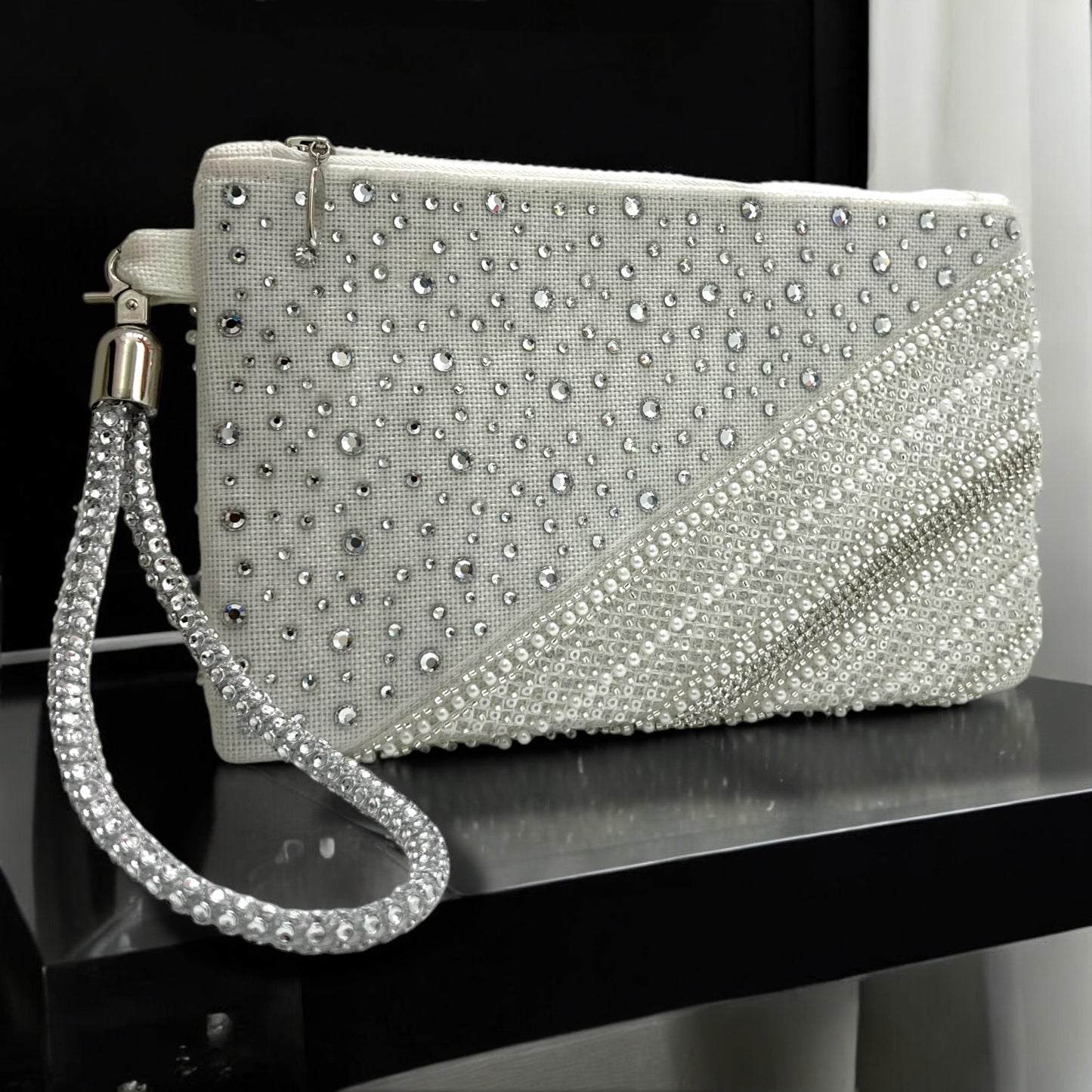 White crystals clutch