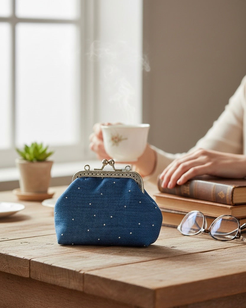 Blue strassy mini pocket
