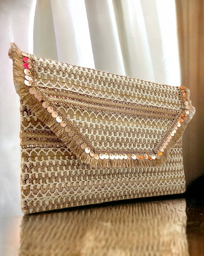 Champagne clutch