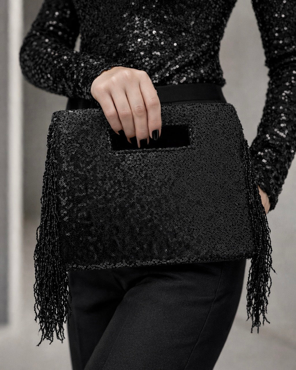 Black paiette fringes bag