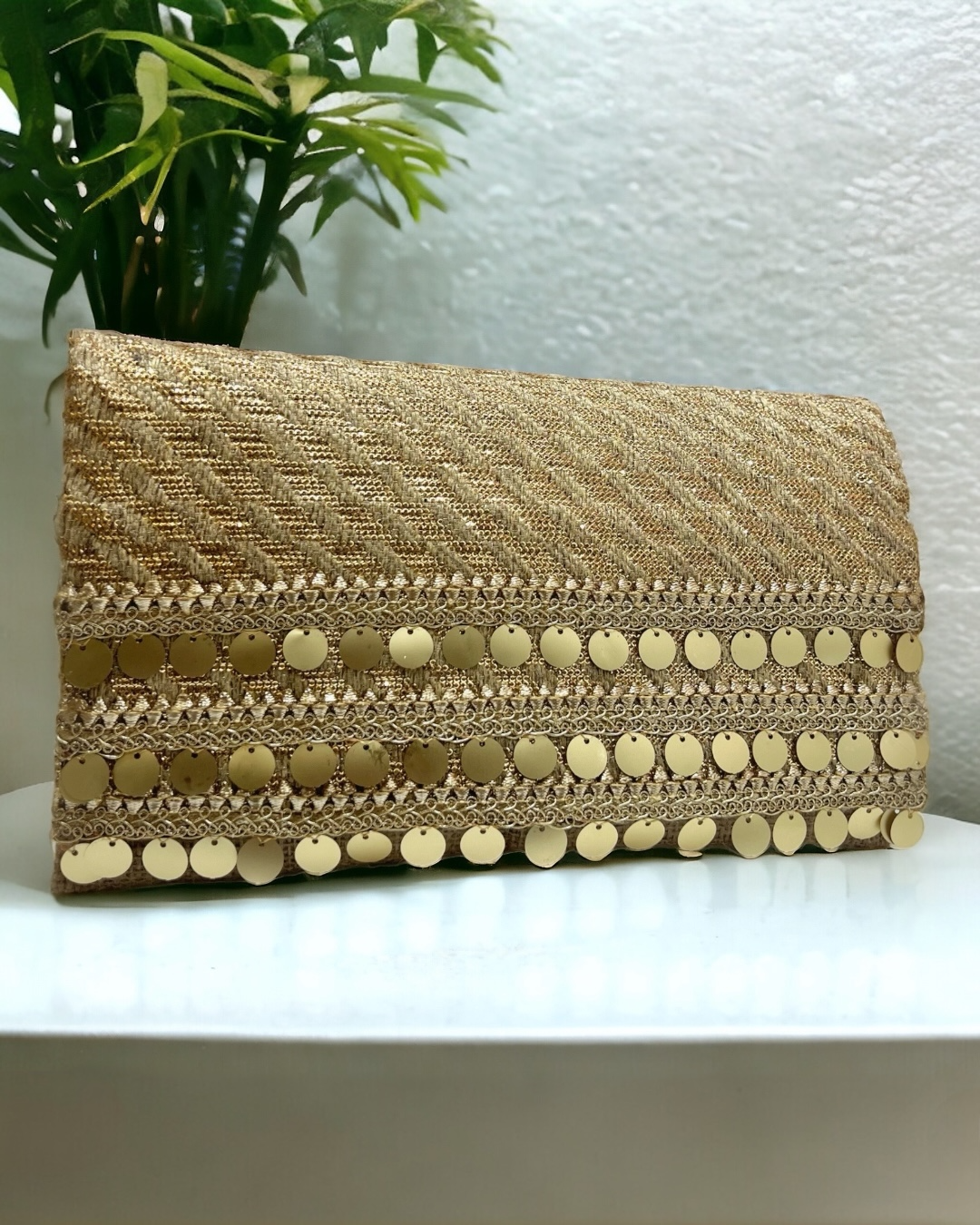 Golden coins clutch