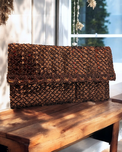 Brownish clutch