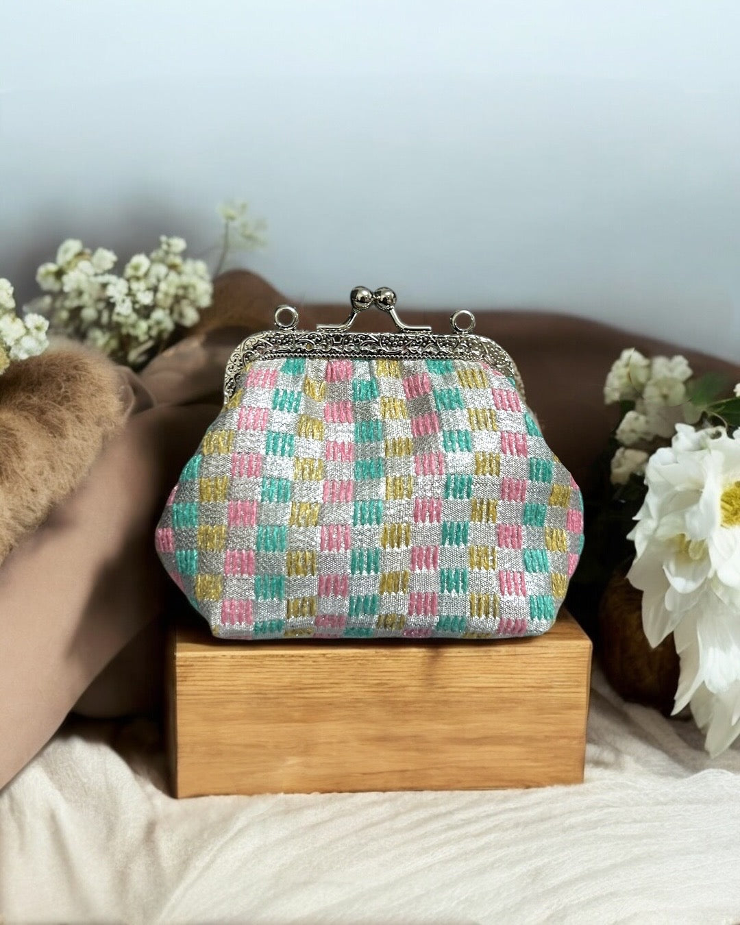 Pastel mini pocket
