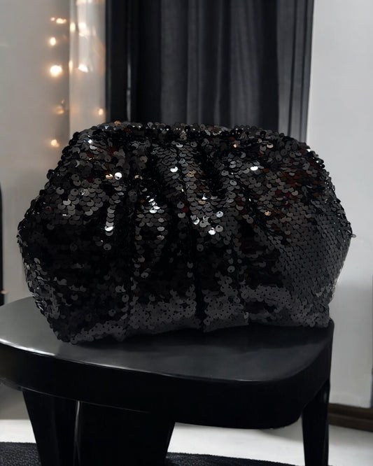 Black medium pouch