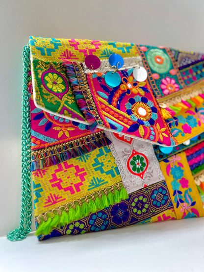 Color fiesta clutch