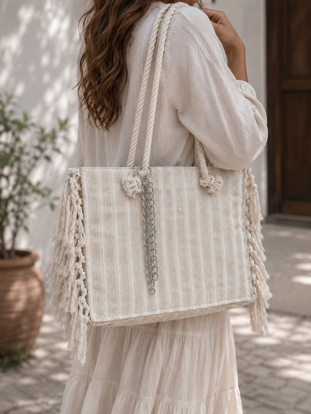 Silver macrame fringes bag