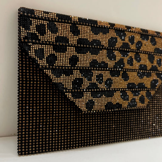 Leopard clutch