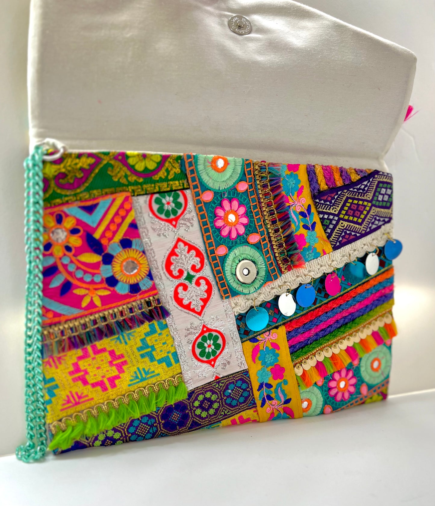 Color fiesta clutch