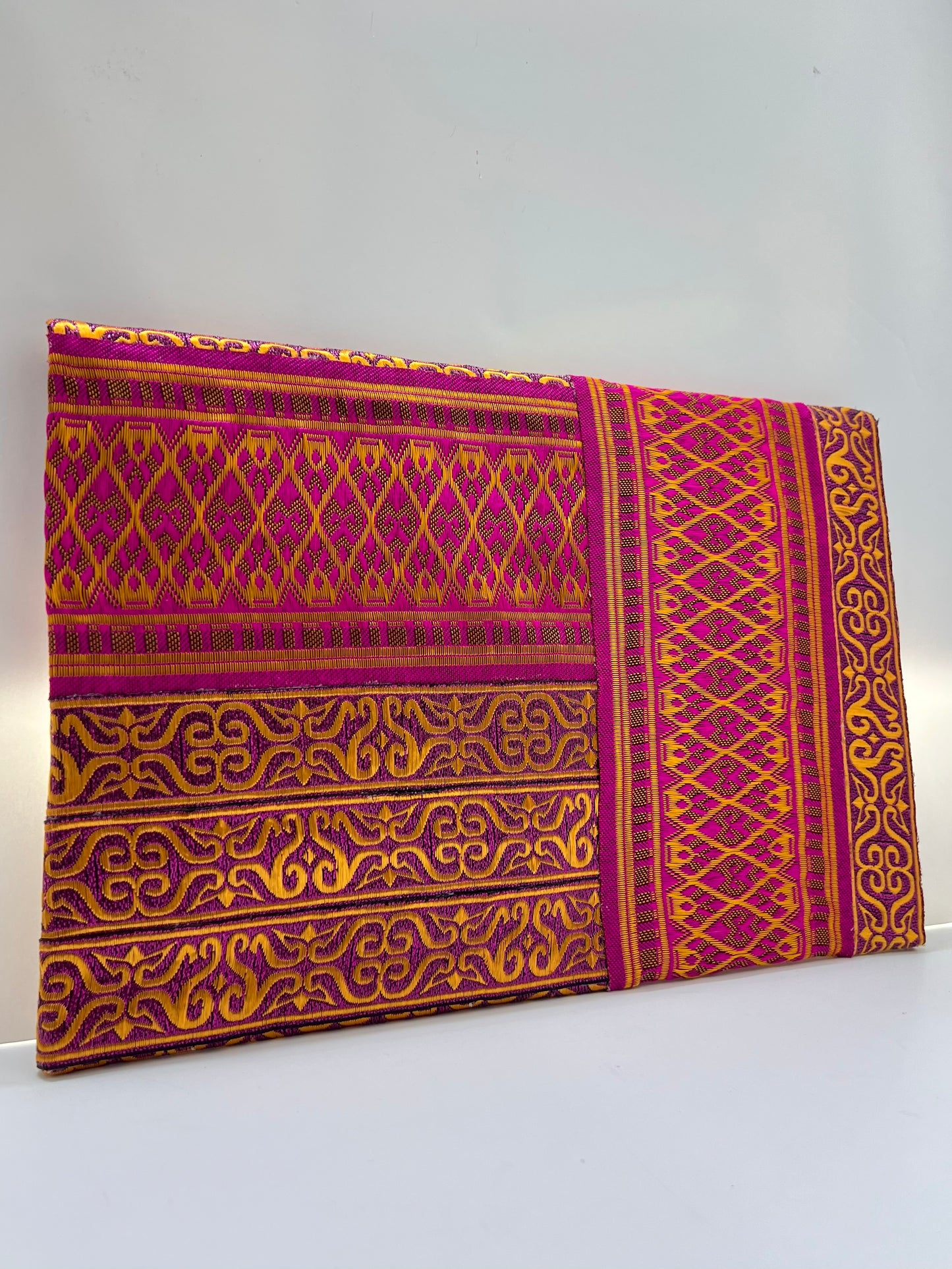 Mosaic clutch