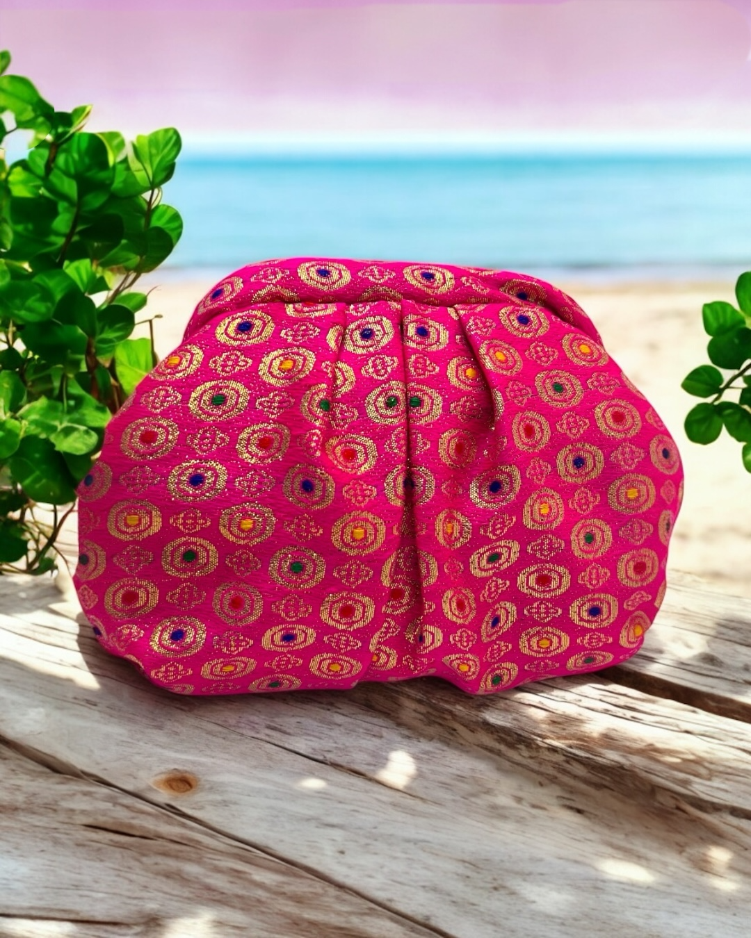 Pinkaholics small pouch