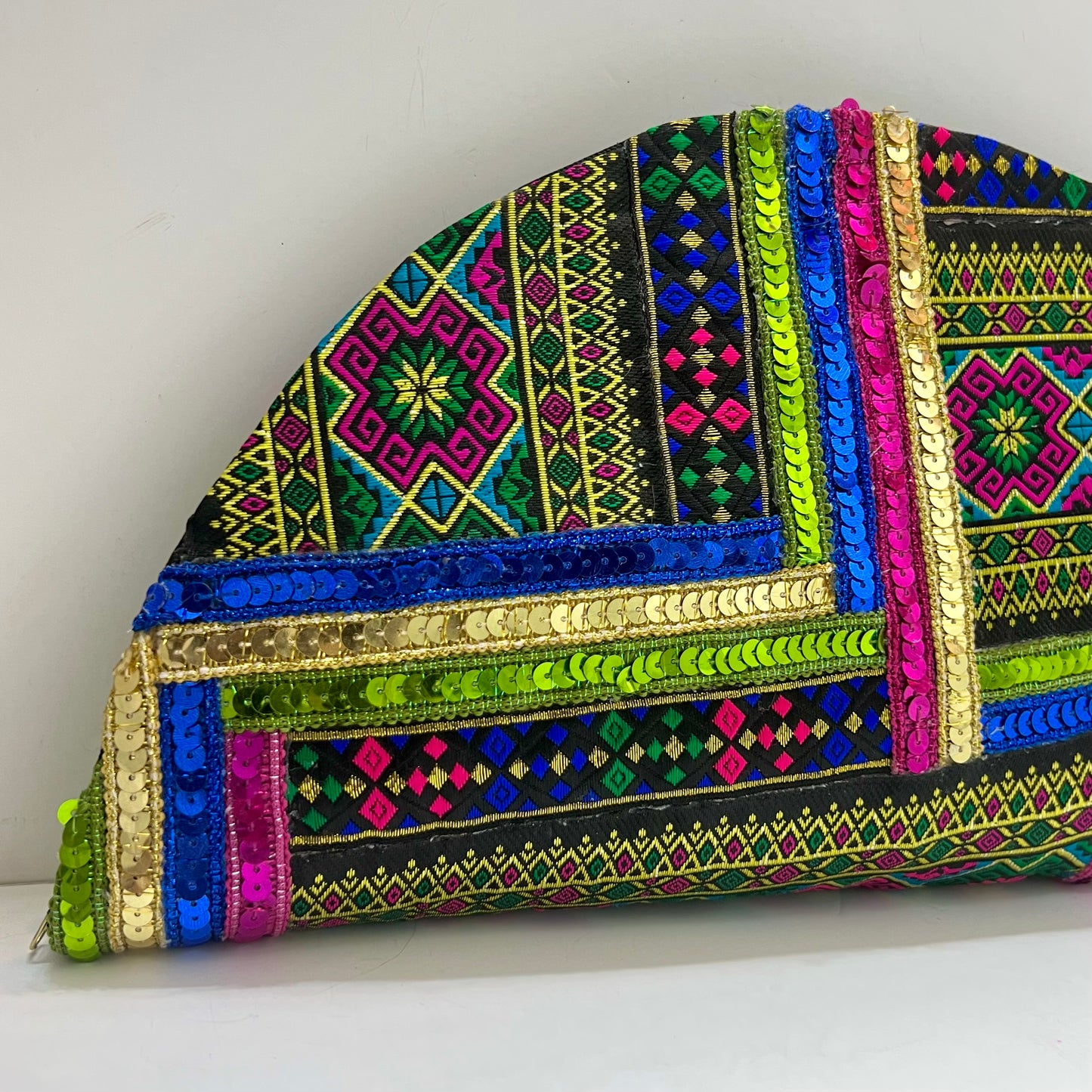 Colorful spirit clutch