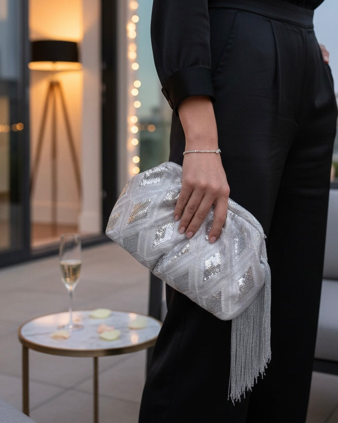 Whiten silver fringes large pouch
