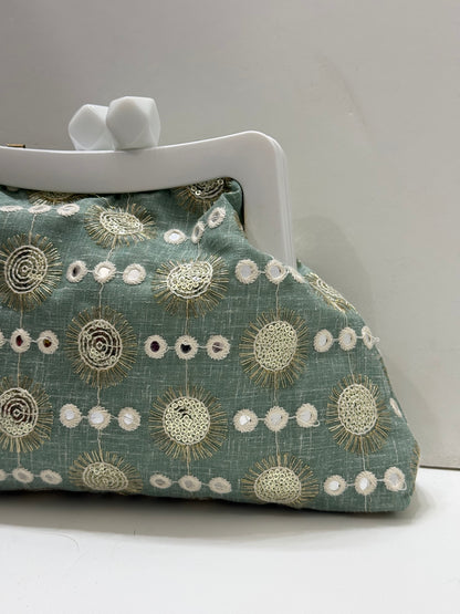 Mint pouch