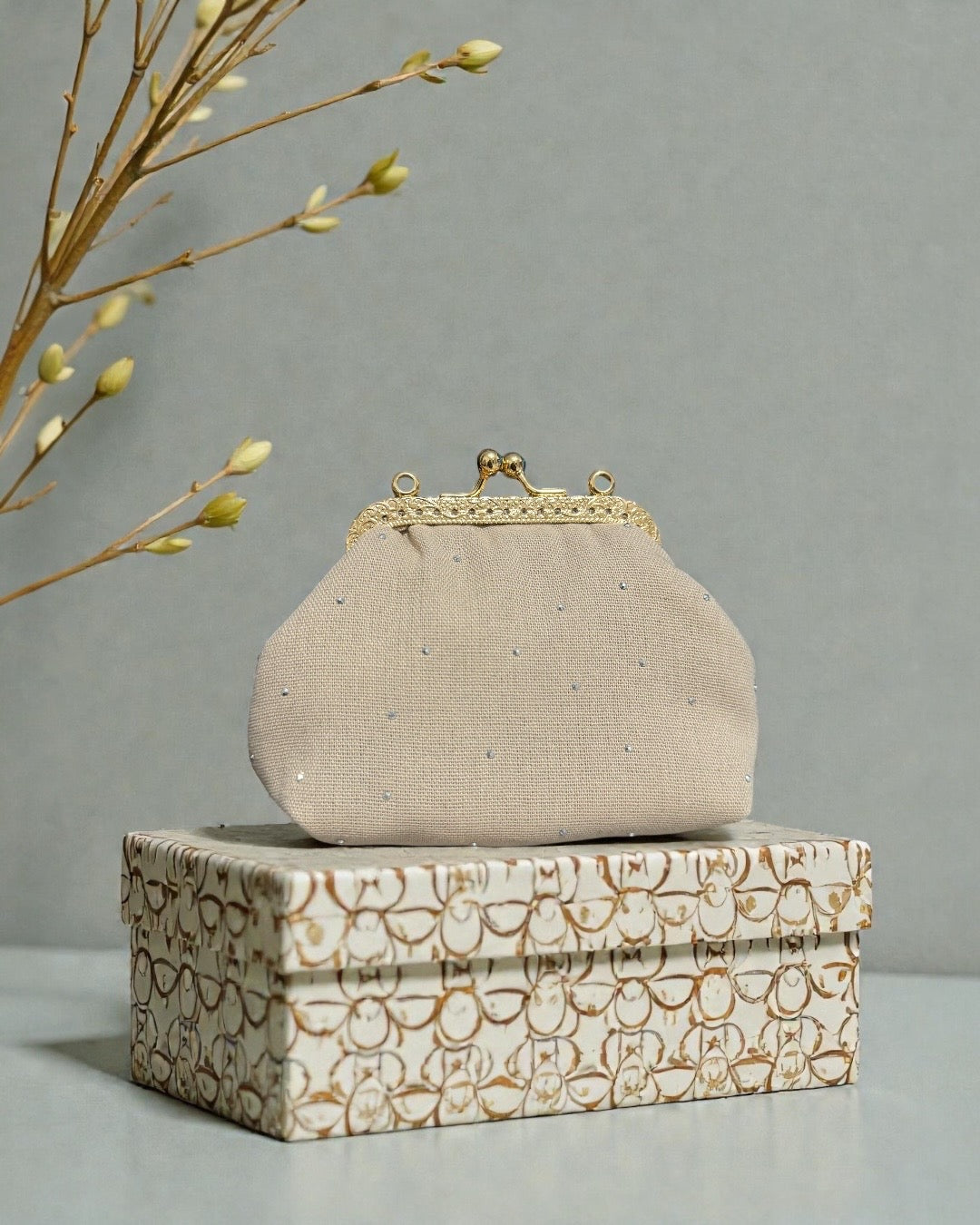 Beige strassy mini pocket