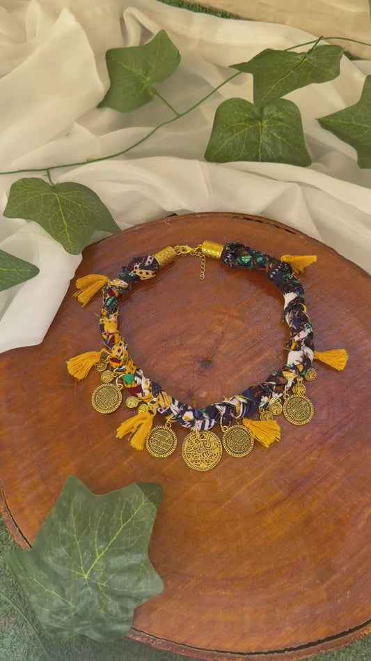 Yellow fringes necklace